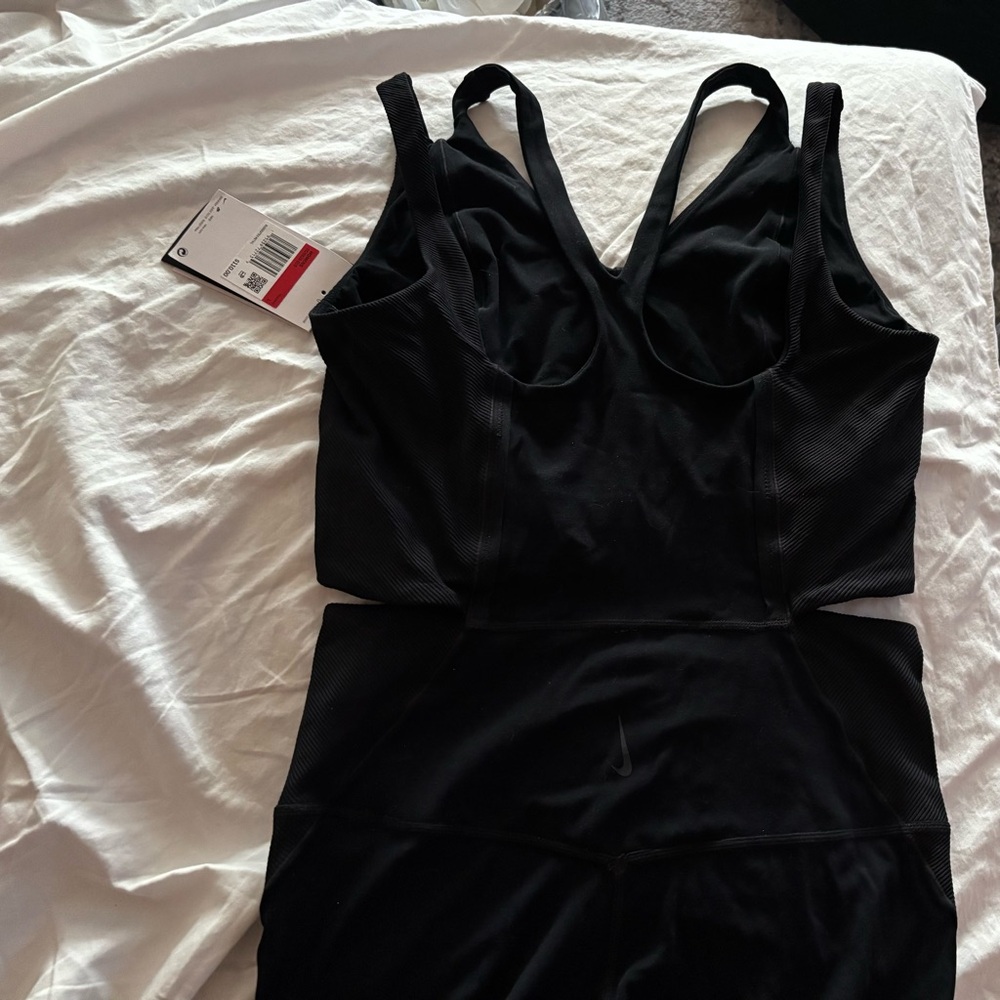 Nike NWT Yoga Luxe DRI-FIT Infinalon Jumpsuit Size L Tight Fit Open Stomach - Picture 5 of 16